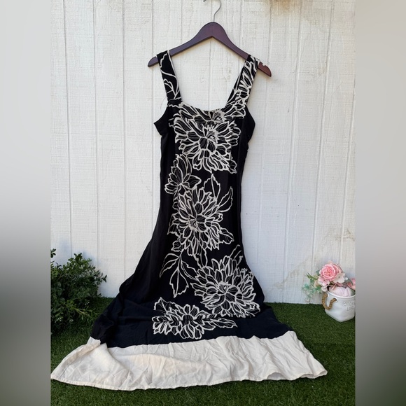 VINCE CAMUTO
Women's Floral Square-Neck Smocked-Back Sleeveless
Maxi Dress Sz M - Picture 8 of 12